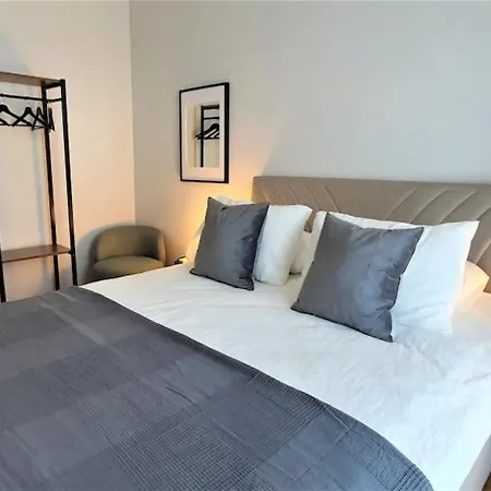 Near Airport Metro 1-bdr Gympool Istanbul
