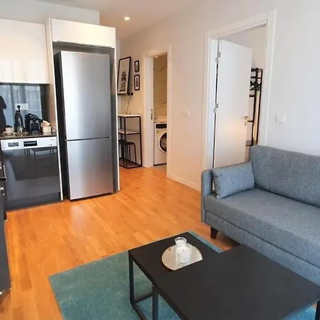 Near Airport Metro 1-bdr Gympool * Istanbul
