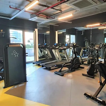 Appartamento Near Airport Metro 1-bdr Gympool Provincia di Istanbul