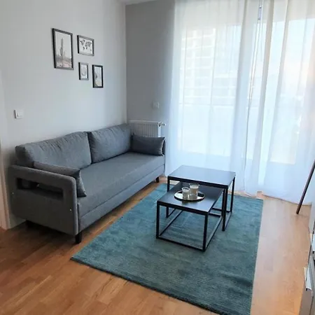 Near Airport Metro 1-bdr Gympool Appartamento